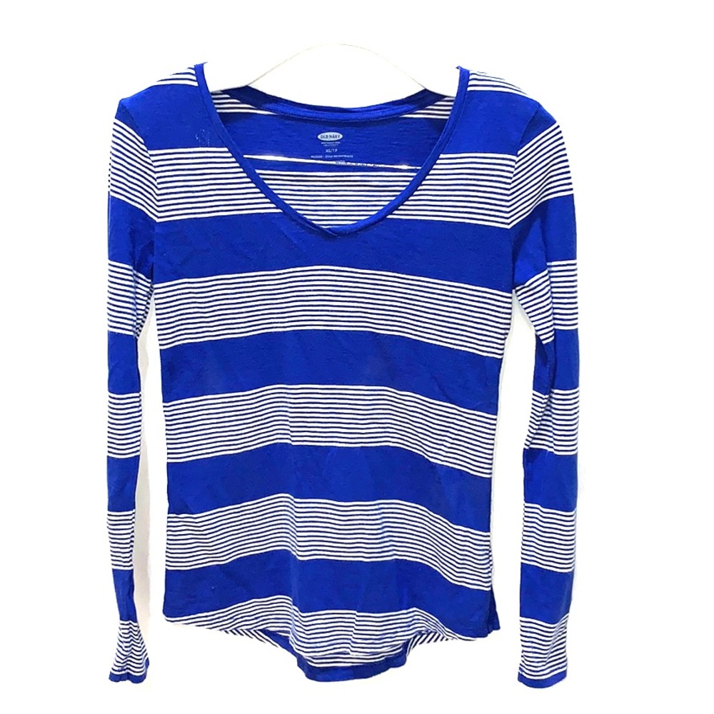 ❄️❄️Blue light weight Sweater ❄️❄️